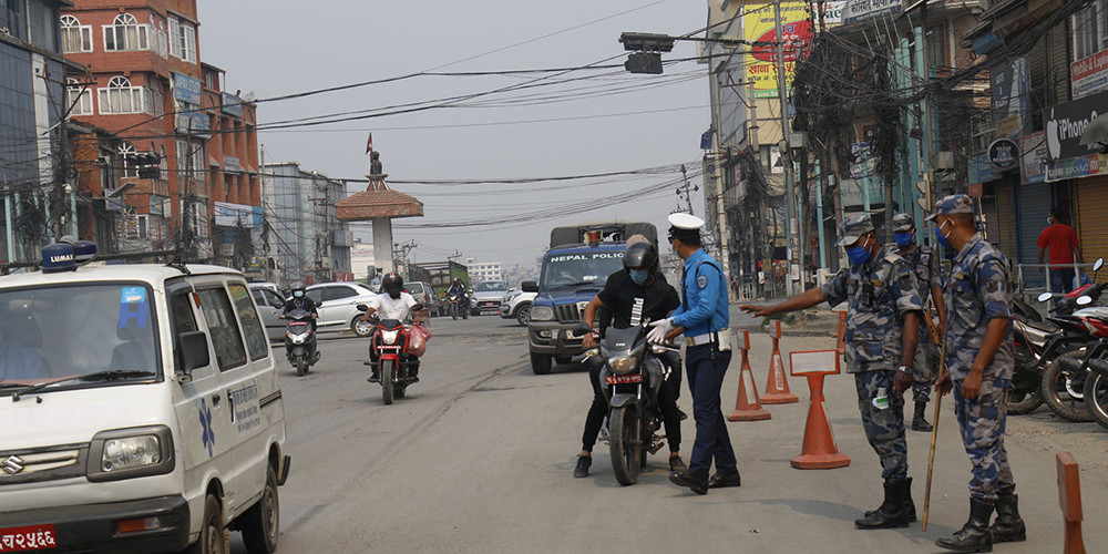 स्वास्थ्य मापदण्ड उल्लङ्घन गर्ने आठ हजारलाई कारवाही